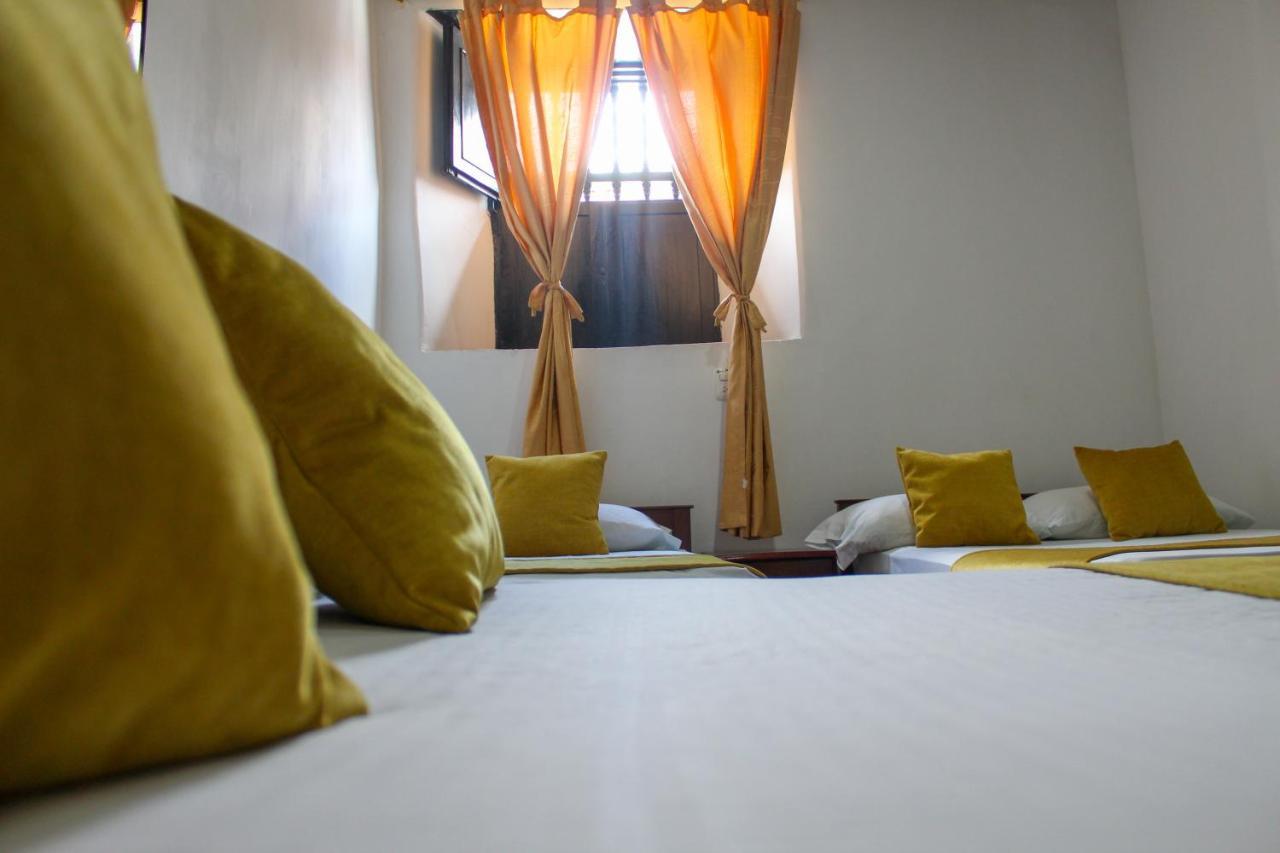 Hotel Colonial San Felipe Giron Bagian luar foto