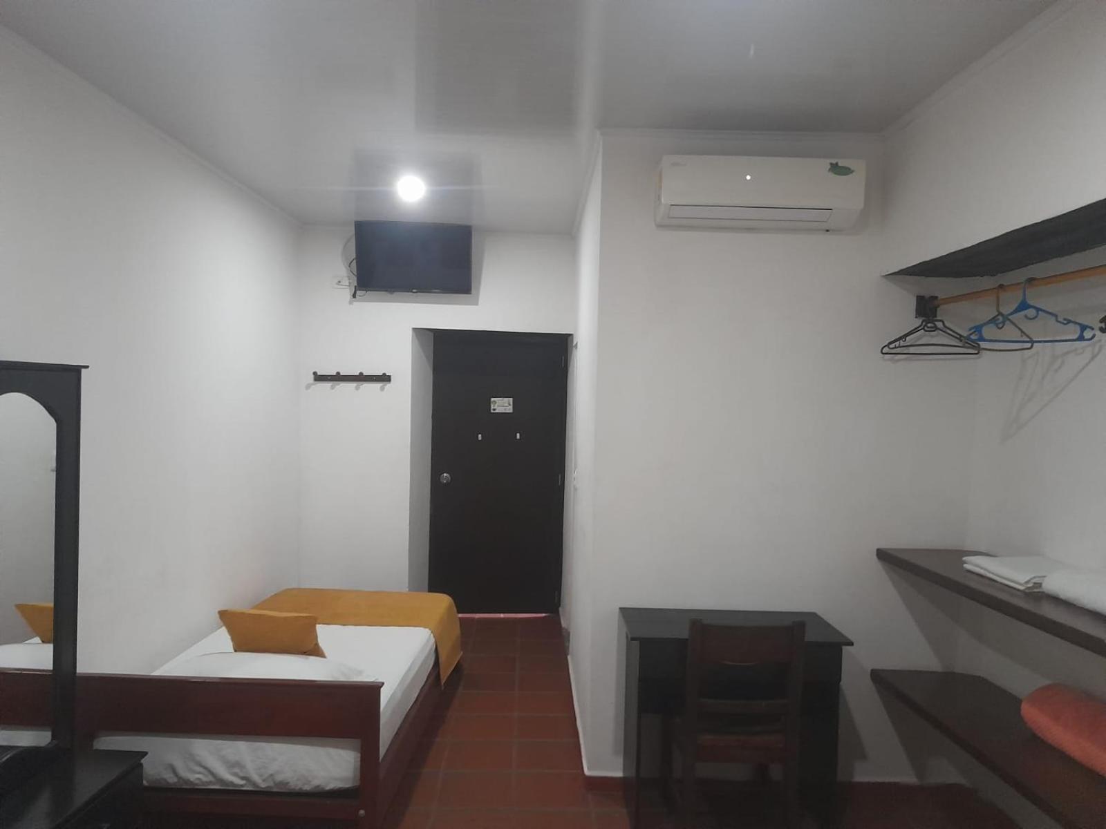 Hotel Colonial San Felipe Giron Bagian luar foto