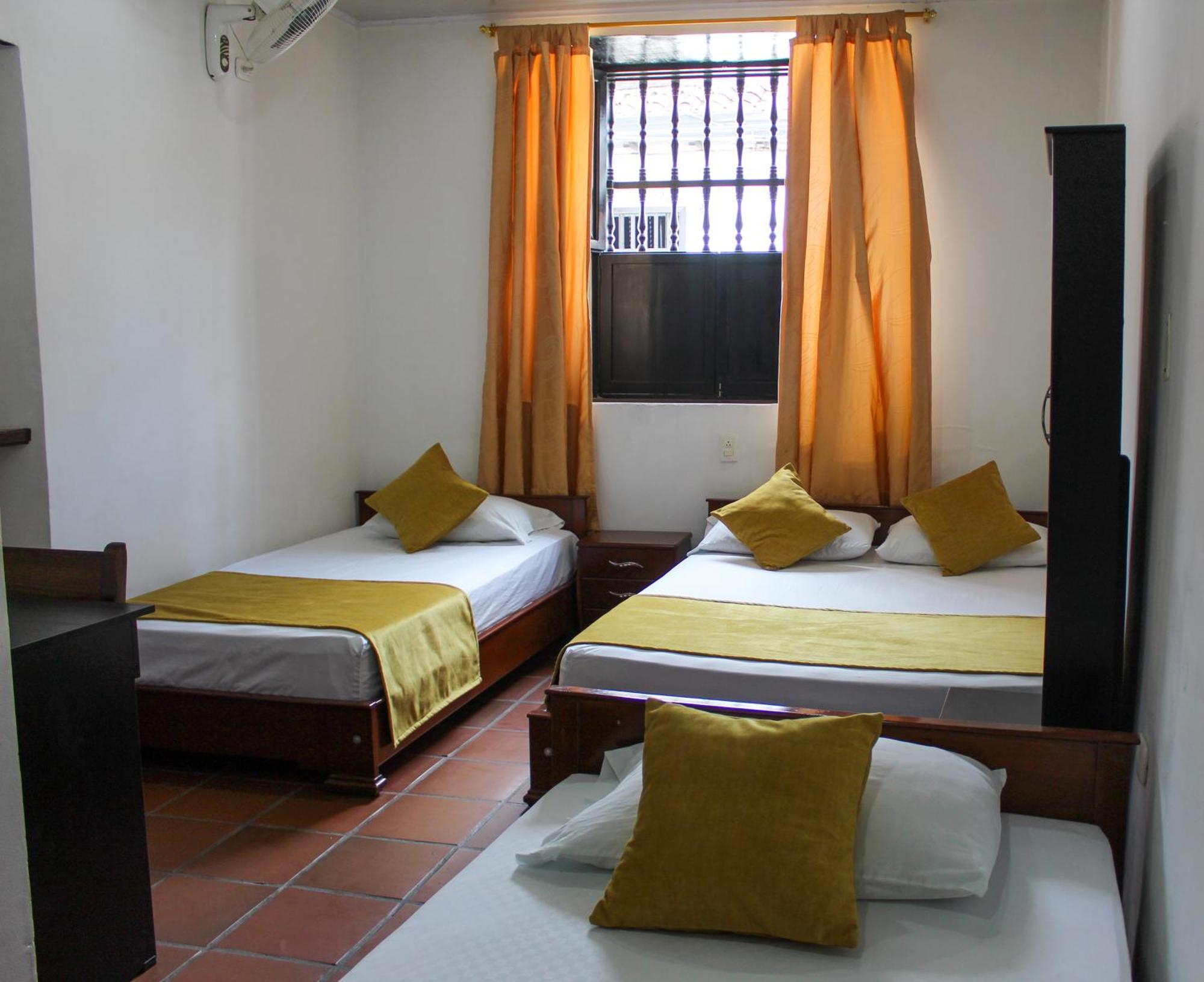 Hotel Colonial San Felipe Giron Bagian luar foto