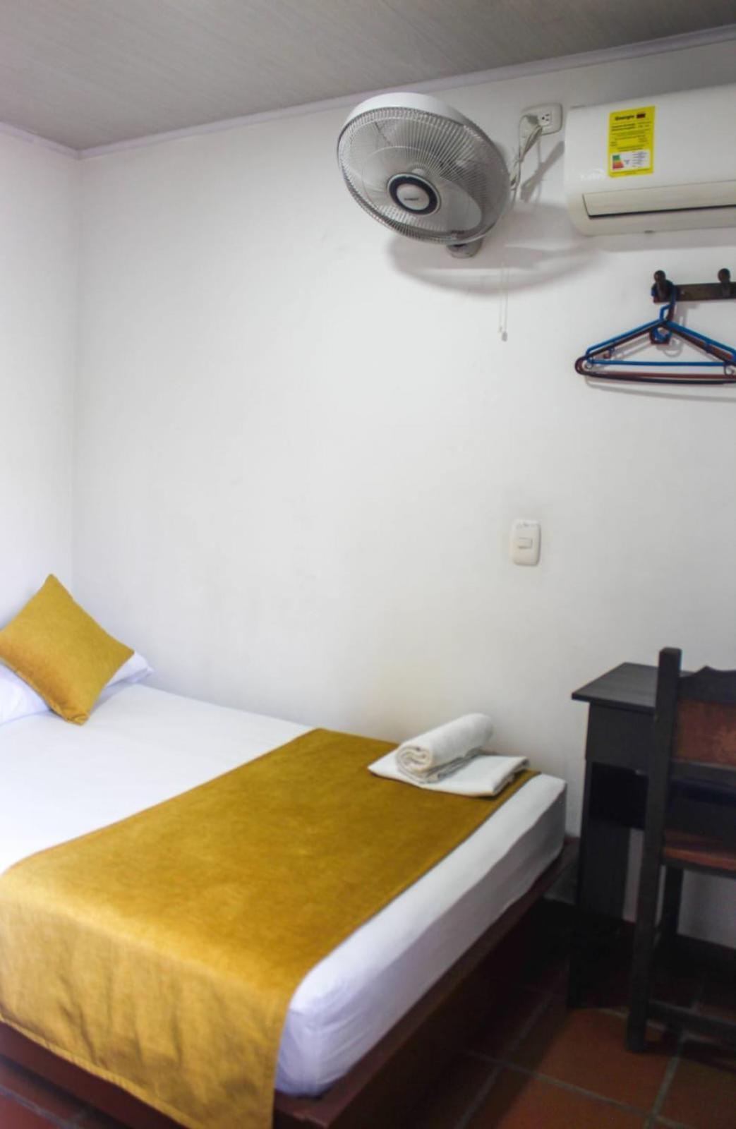 Hotel Colonial San Felipe Giron Bagian luar foto